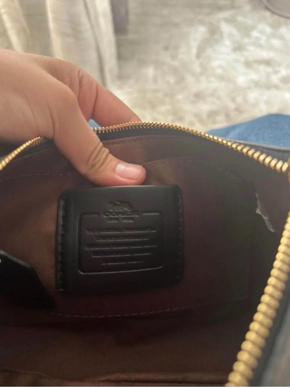 Coach Dark Brown Signature Shoulder Bag (Regular Teri) 🤎